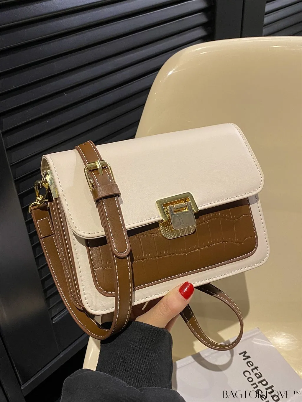 BagForLove - Stylish Mini Crocodile Embossed Crossbody Bag - A Versatile Fashion Accessory