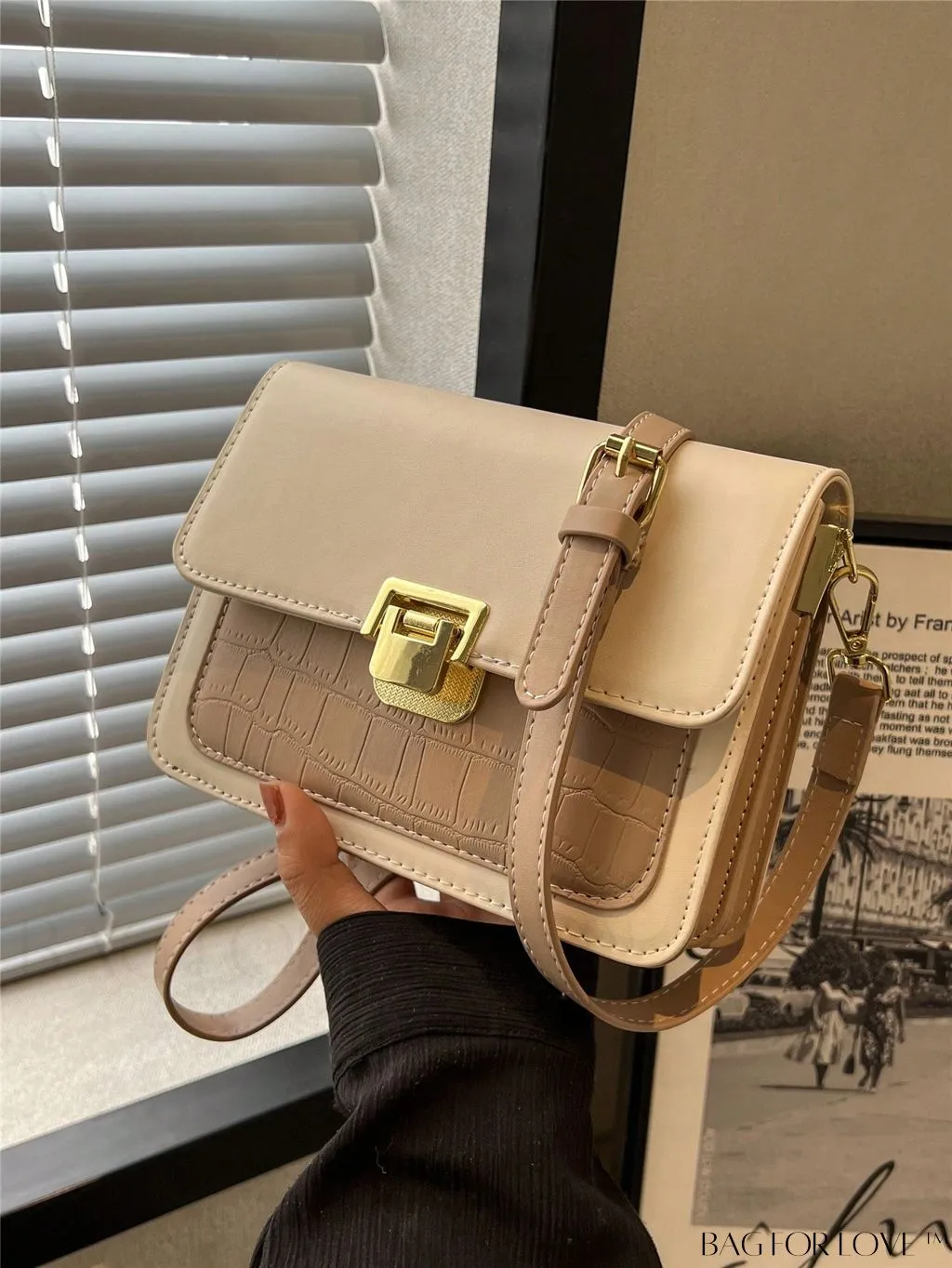 BagForLove - Stylish Mini Crocodile Embossed Crossbody Bag - A Versatile Fashion Accessory