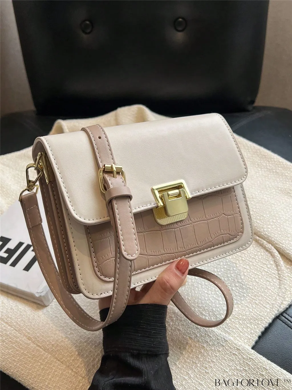 BagForLove - Stylish Mini Crocodile Embossed Crossbody Bag - A Versatile Fashion Accessory