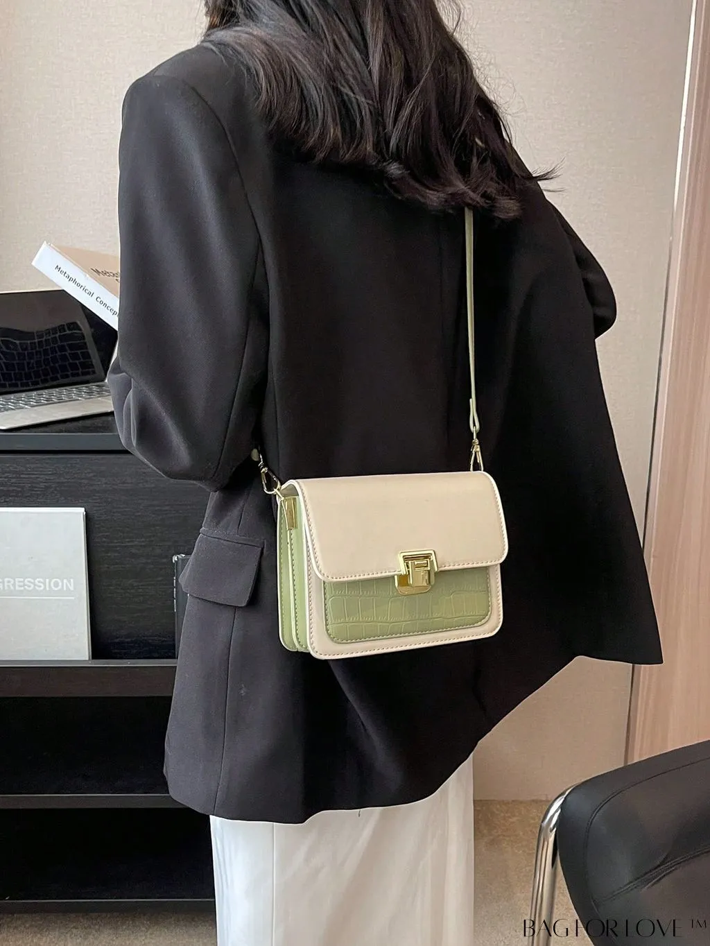BagForLove - Stylish Mini Crocodile Embossed Crossbody Bag - A Versatile Fashion Accessory