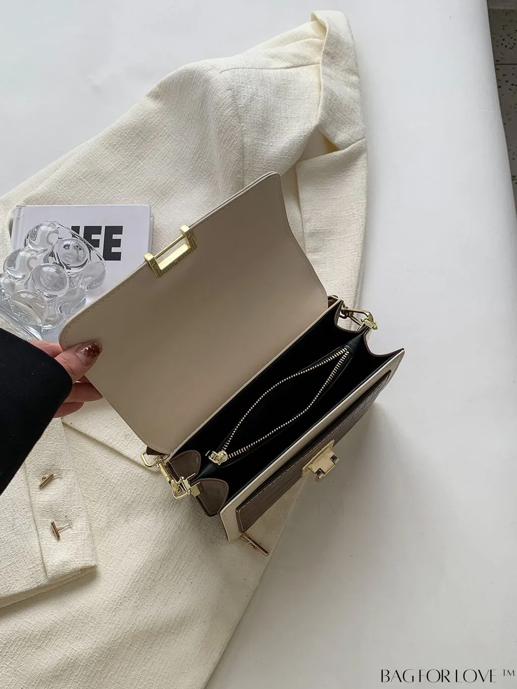 BagForLove - Stylish Mini Crocodile Embossed Crossbody Bag - A Versatile Fashion Accessory
