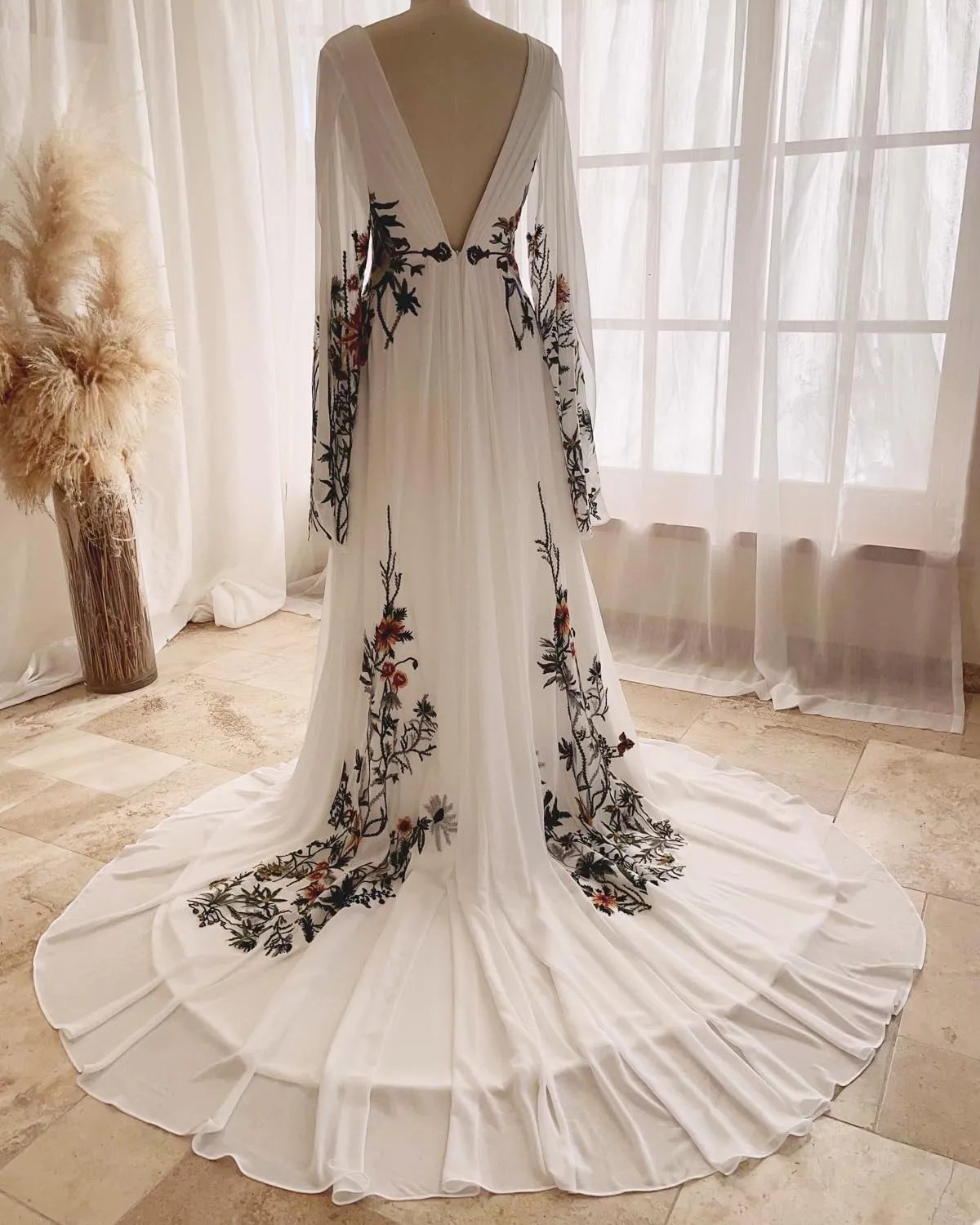 Boho Wedding Dresses for Bride 2025 Floral Embroidered Chiffon Long Sleeve V Neck A Line Bridal Gown