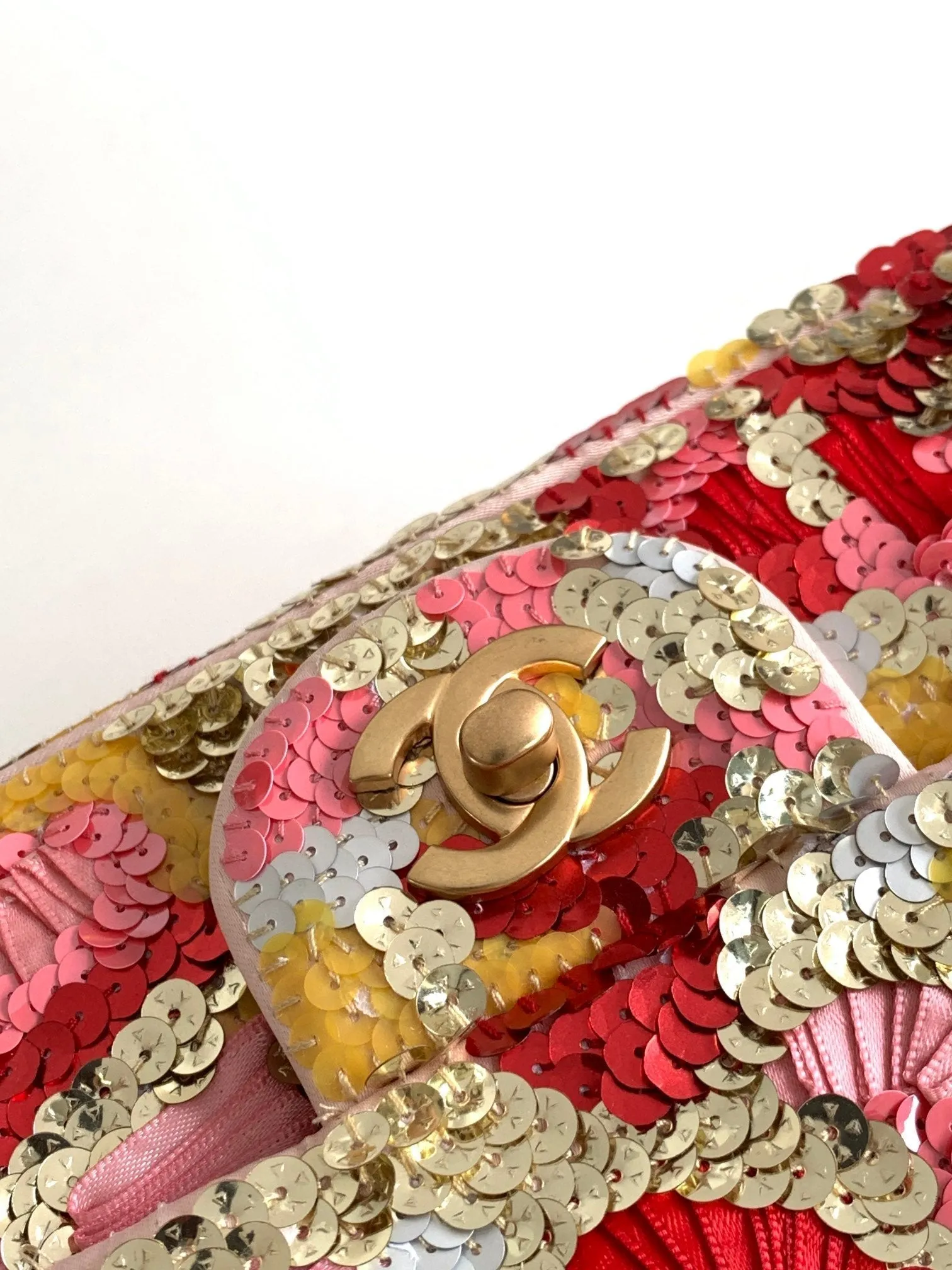 CC 20 STUNNING LIMITED EDITION BEADED COLORFUL BAG