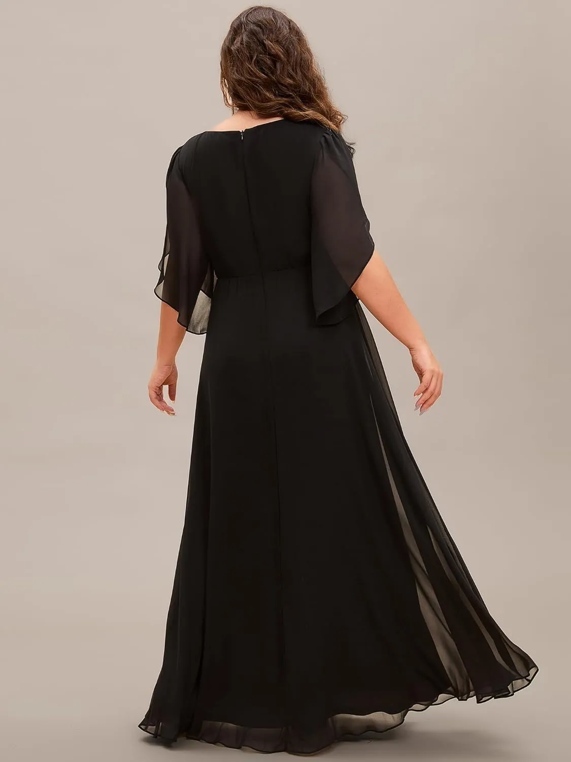 Ever-Pretty Plus Women's V Neck Chiffon Pleated A Line Maxi Plus Size Mother of The Bride Dresses with Sleeves 02270-DA