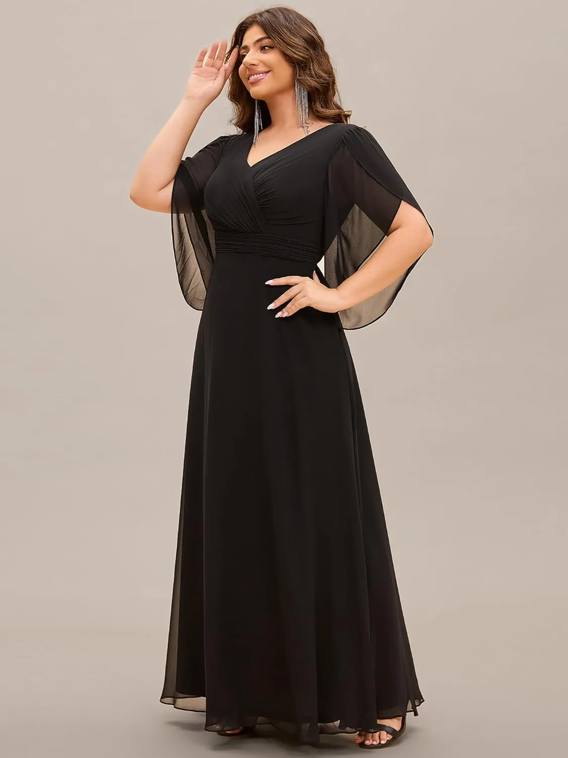 Ever-Pretty Plus Women's V Neck Chiffon Pleated A Line Maxi Plus Size Mother of The Bride Dresses with Sleeves 02270-DA