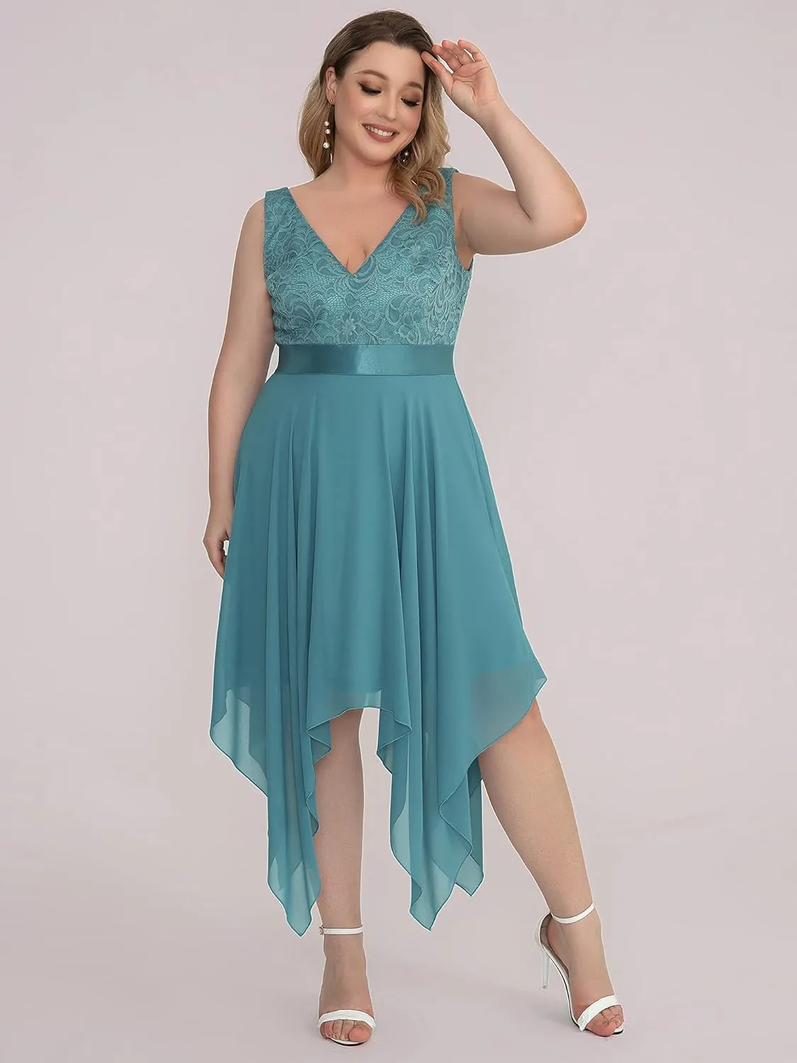 Ever-Pretty V Neck Chiffon Lace Asymmetric Knee Length Summer Plus Size Cocktail Dresses for Curvy Women