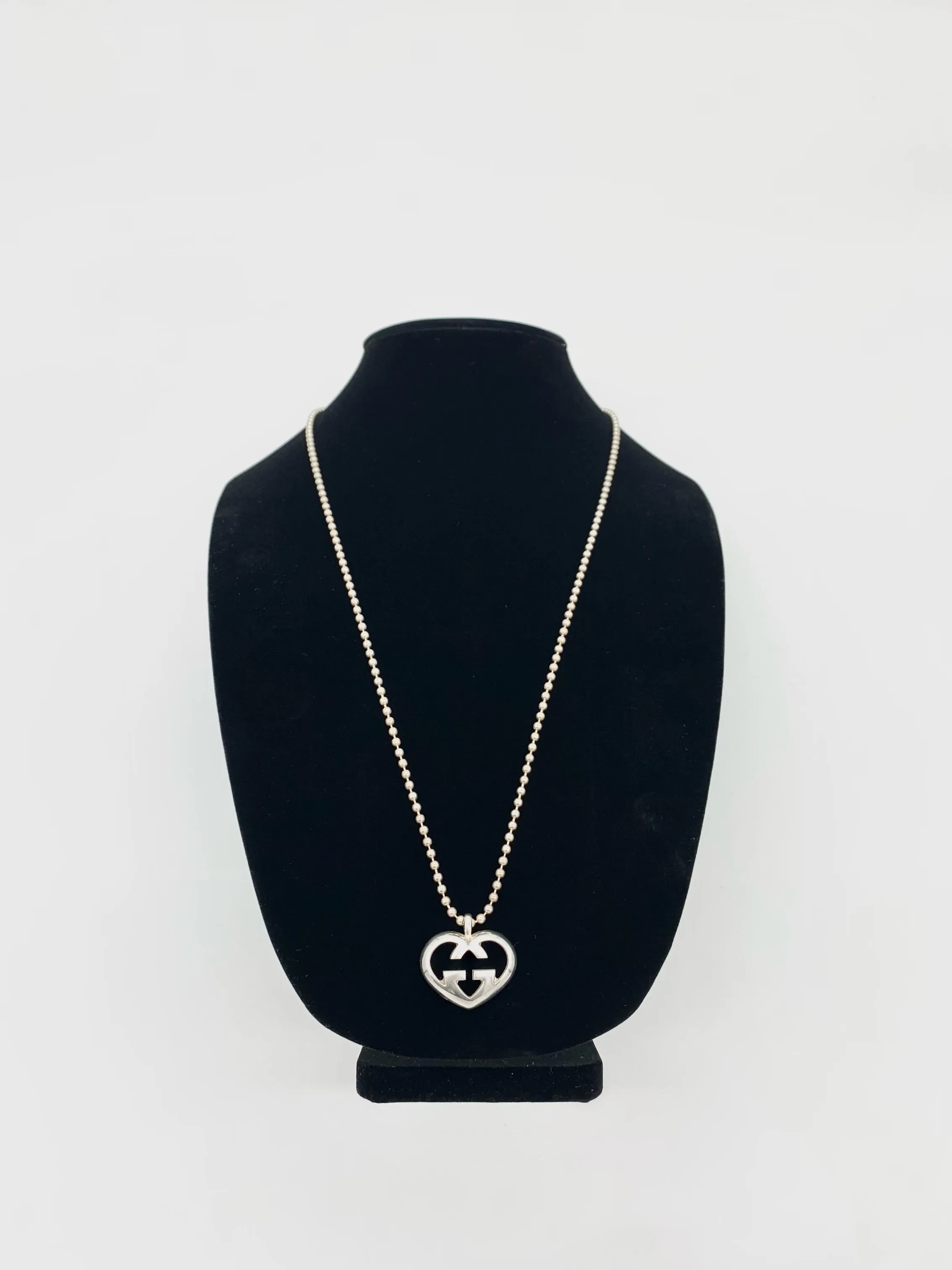 GUCCI GG "LOVE BRITT" HEART NECKLACE