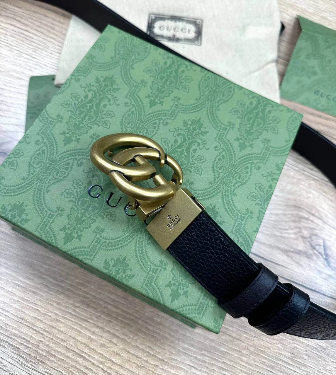 Gucci Reversible thin belt with Double G buckle gold