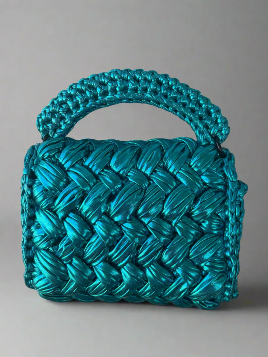 Isla metallic blue premium yarn