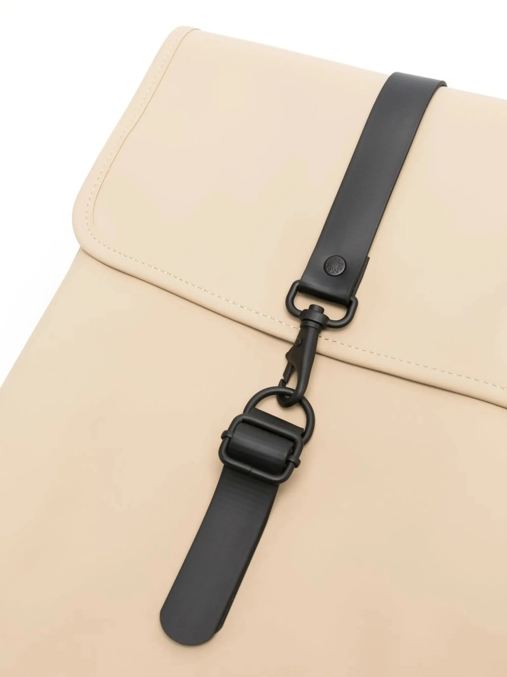 Machine-learning backpack buckle-fastened Now or never flat