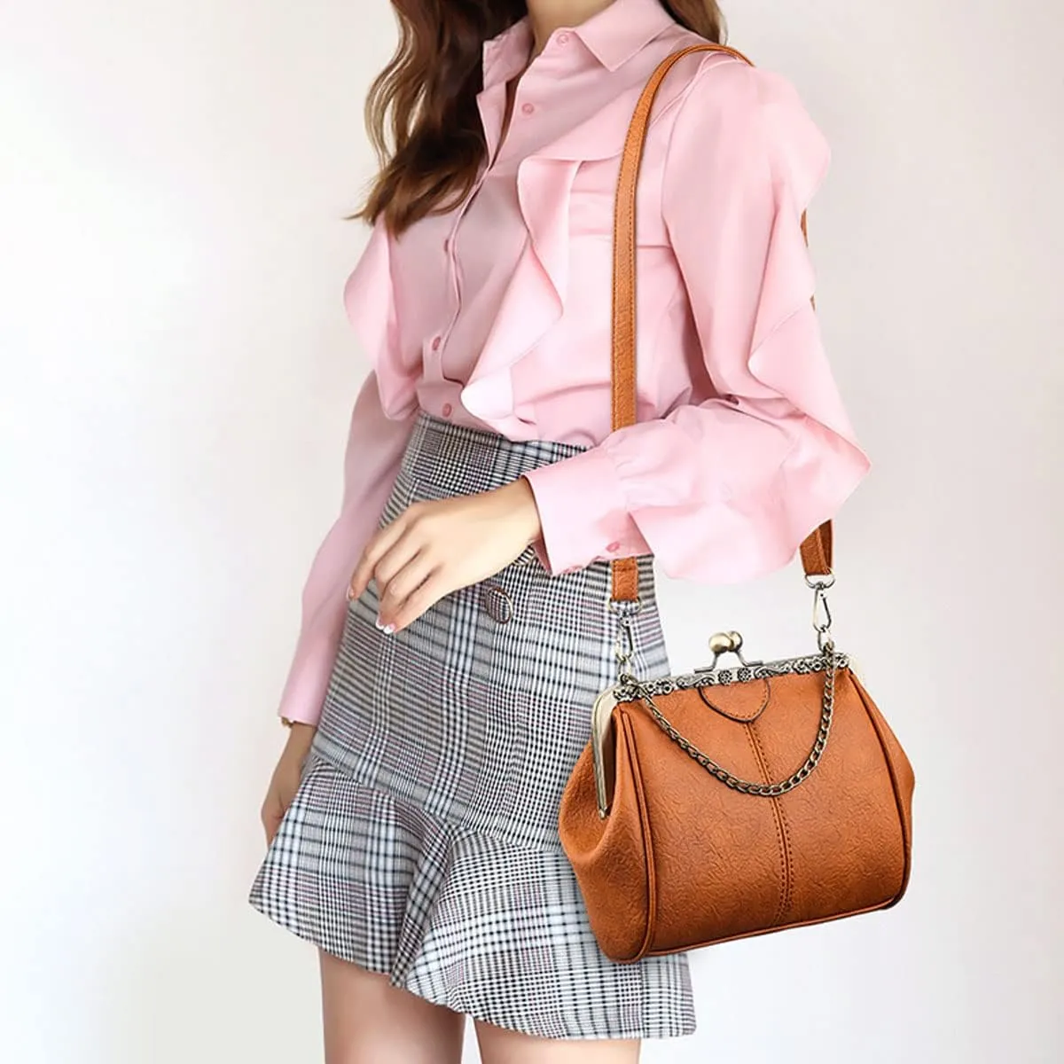 Retro Handbags and Purses for Women Chain Kiss Lock Top-Handle Satchel PU Leather Shoulder Bag Hollow Tote Champagne