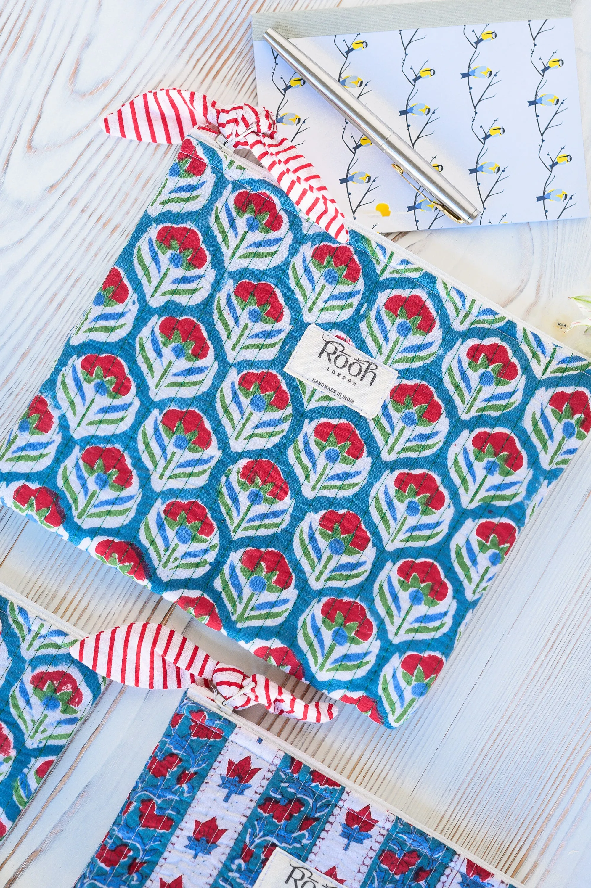 SCARLET BLOOM FLAT POUCH (SET OF 3)