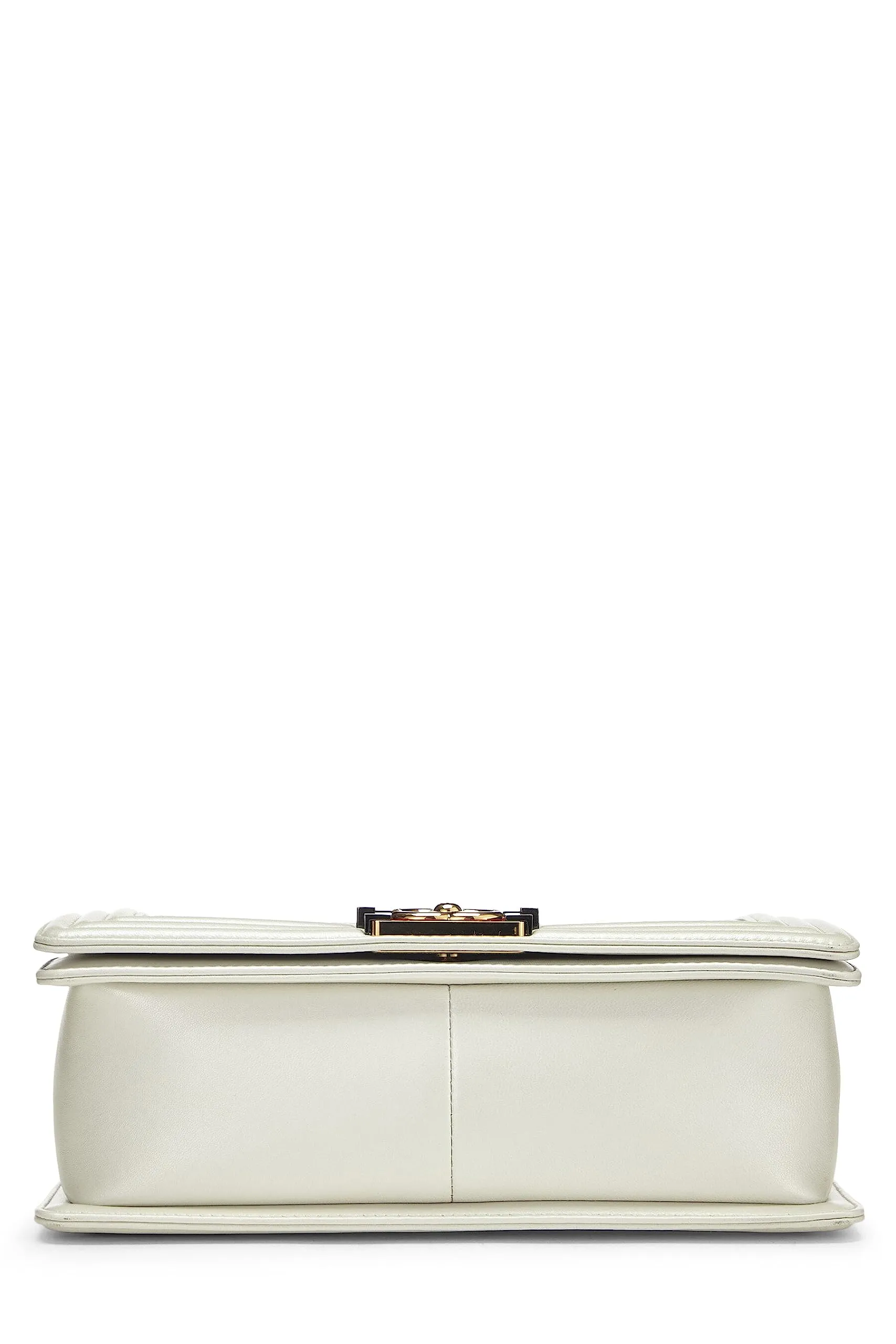 White Embossed Boy Cube Chanel, Refined Client-focused service White Medium,  Bag Leather